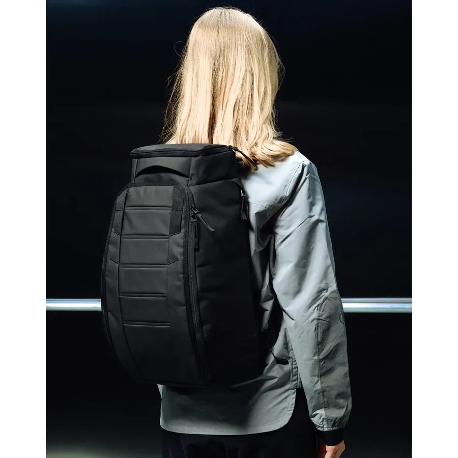 DB Hugger 25L Backpack