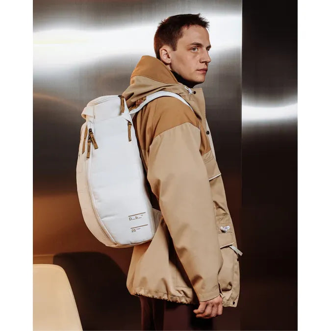DB Hugger 25L Backpack