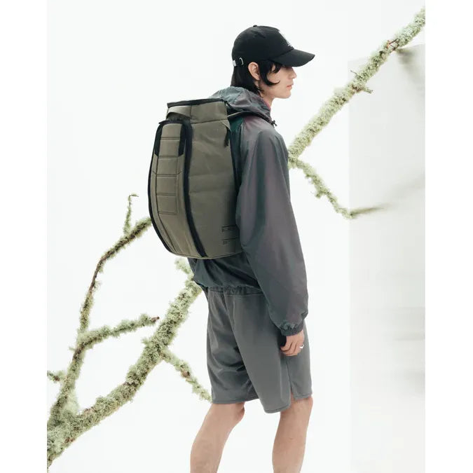 DB Hugger 25L Backpack