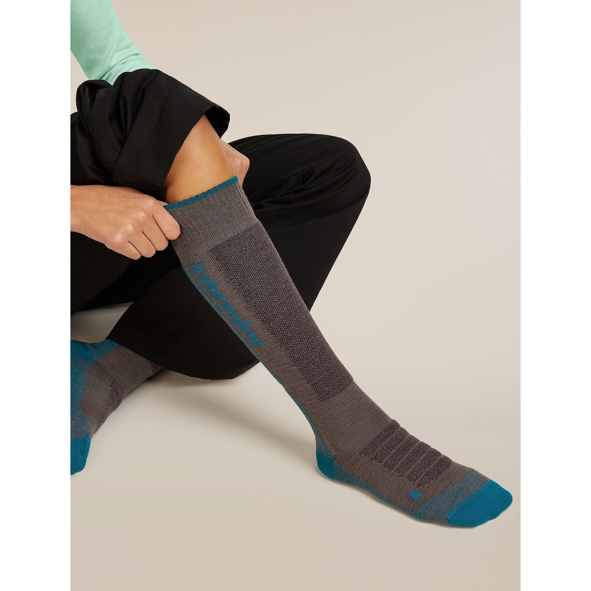 Icebreaker Women's Merino Ski+ Medium Over The Calf Socks
