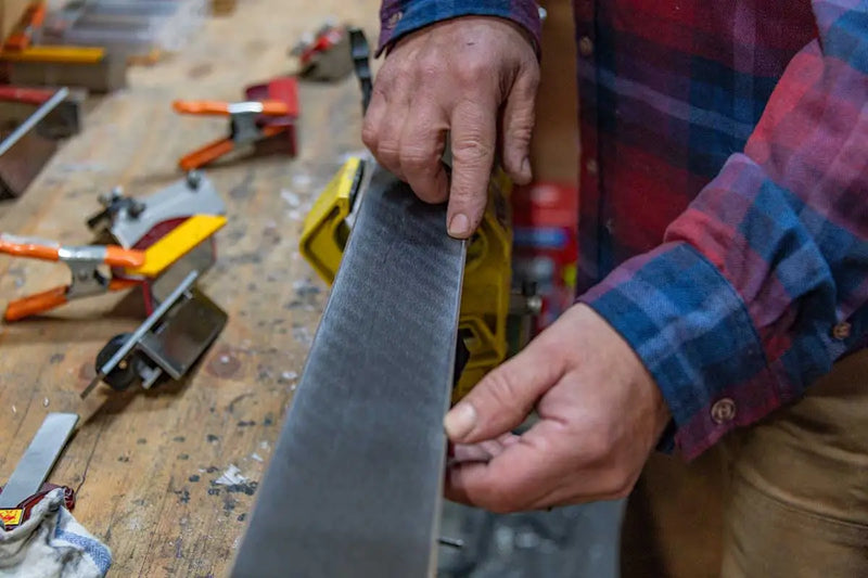 Hand Tune vs Machine Tune: What's Better for Ski and Snowboard Edge Performance? Outside Sports