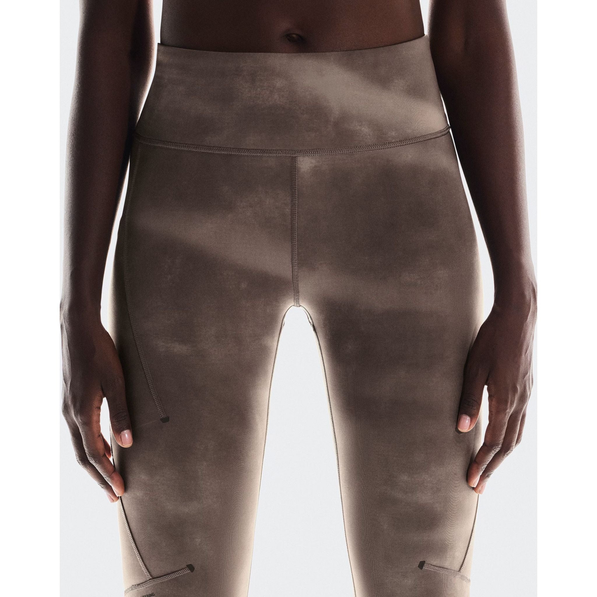 On Running Women's Performance Tight 7/8 AOP