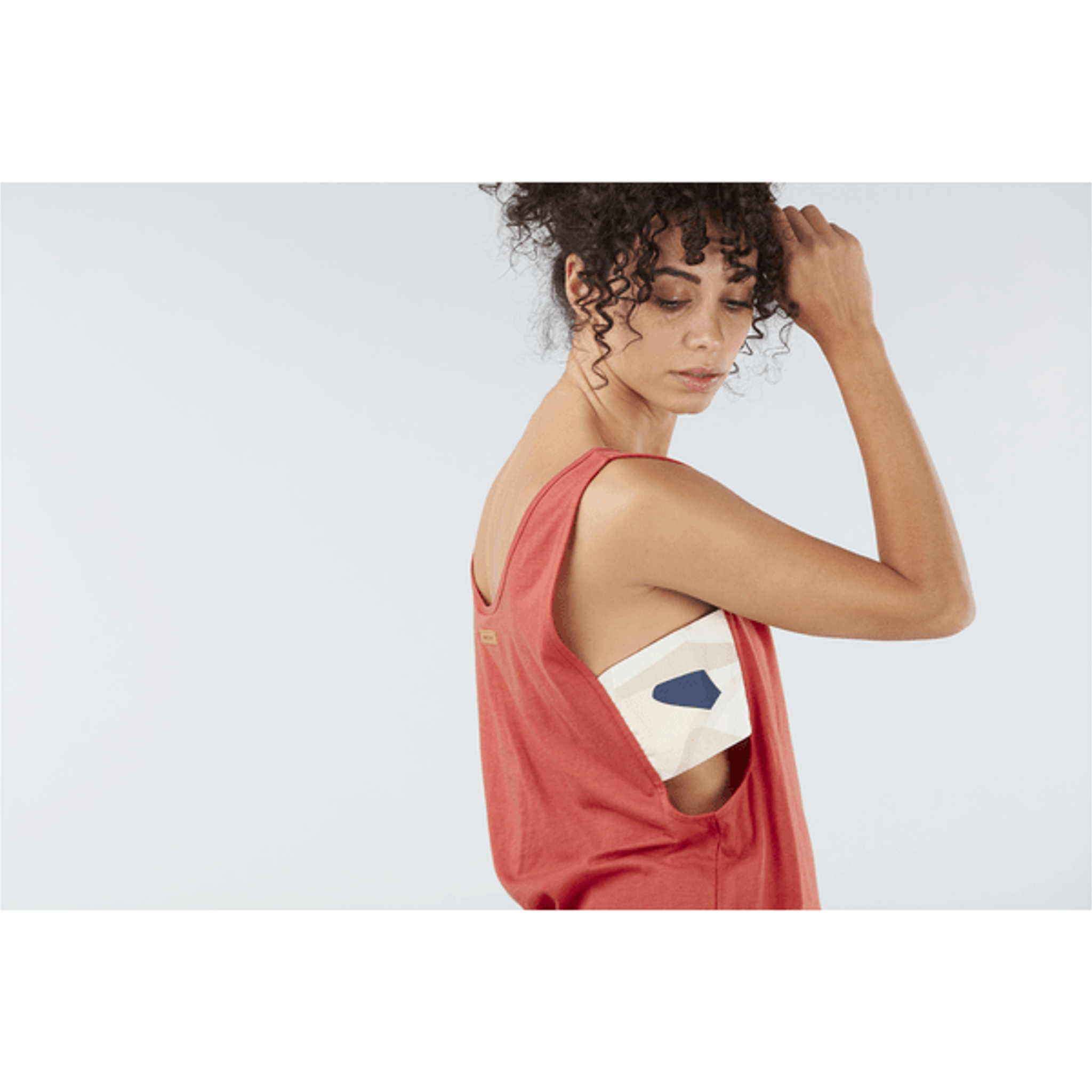 Picture Womens Didal Top Outside Sports