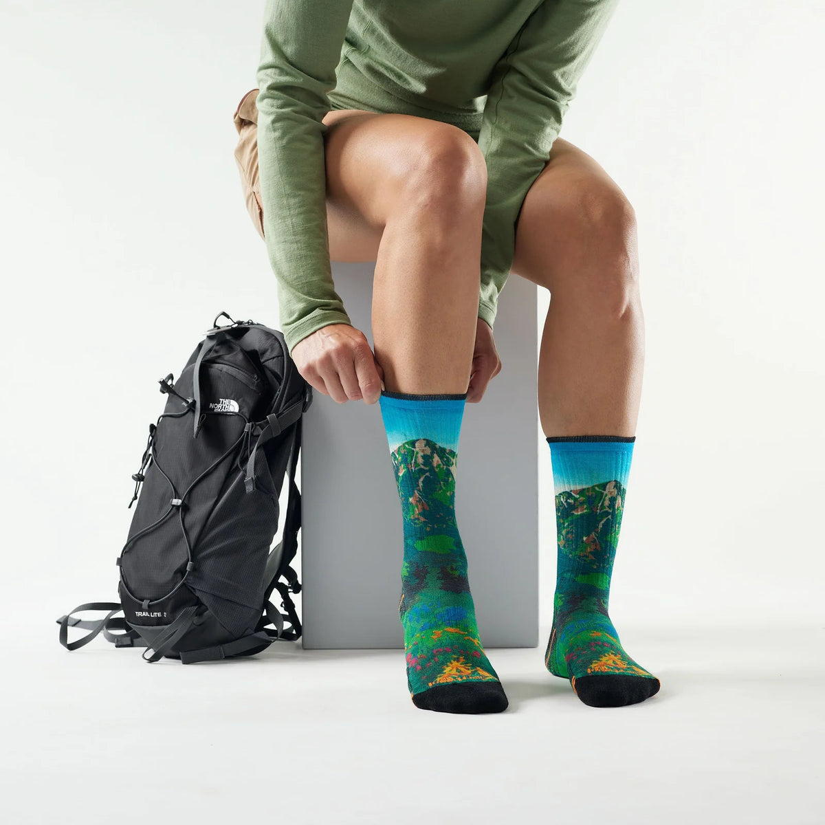 Smartwool Women's Targeted Cushion Mountain Lake Print Crew Hiking Socks
